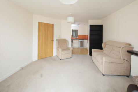 150 Queensway Court_-10.jpg