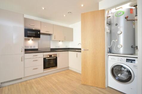 Kitchen/ Living Room
