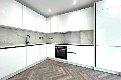 Larkshall Road, Chingford E4 photo 3