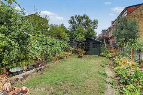 East Bank, London, N16 photo 4