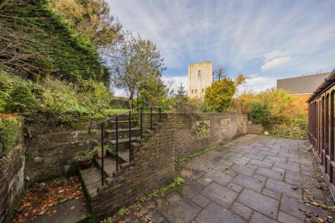 Terraced Lawn