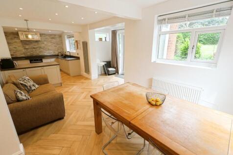 KITCHEN/DINING/SITTING ROOM