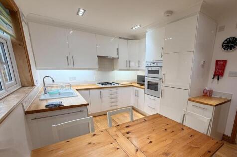 KITCHEN / BREAKFAST ROOM