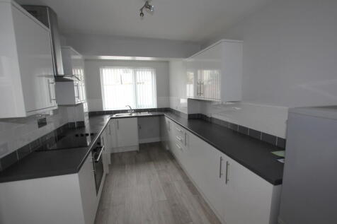 Queens Avenue, Sandycroft photo 4