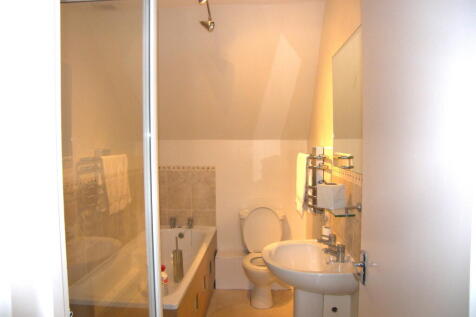 Ockham Road South, East Horsley, Leatherhead, KT24 6QN photo 3