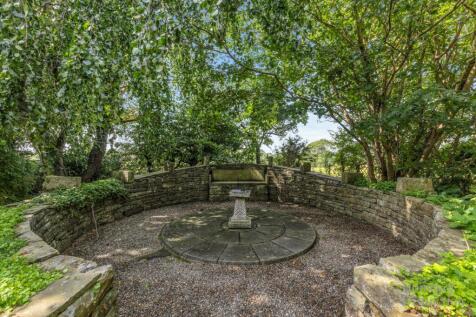 Outdoor Entertainment Area