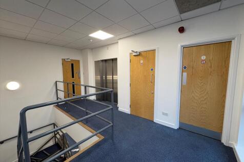 Office to rent Image 8