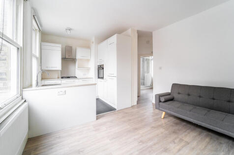 Living Room / Kit...