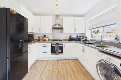 Pugin Road, Uttoxeter ST14 5FX photo 3
