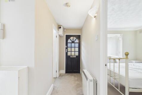 cam03830g0pr0272still005