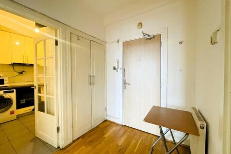 Dudley Court, Upp...