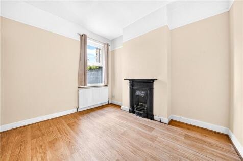 Dersingham Avenue, London, E12 photo 4