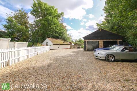 Double Garage and Annexe