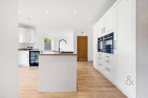 The Paddock (12).jpg