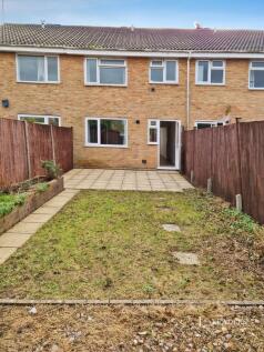 1-bed flat on Plover Close, PO22, £1,050/mo