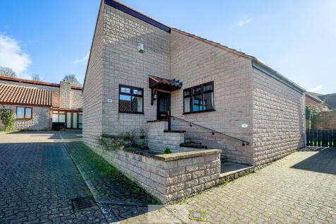 Front of house 1....