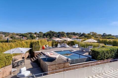 Parc du Cap for sale topfloor apartment with priva