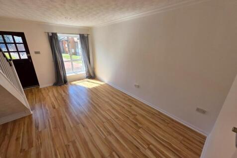 Living Room - 1.jpg