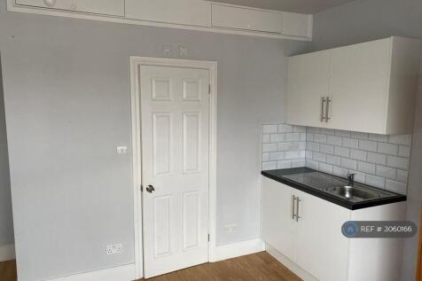 Cranbrook Park, London, N22 photo 3