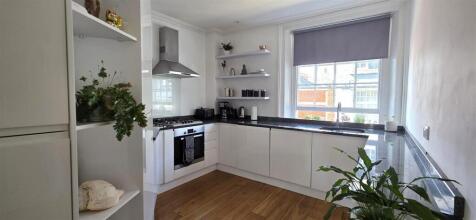 Kitchen (2).jpg
