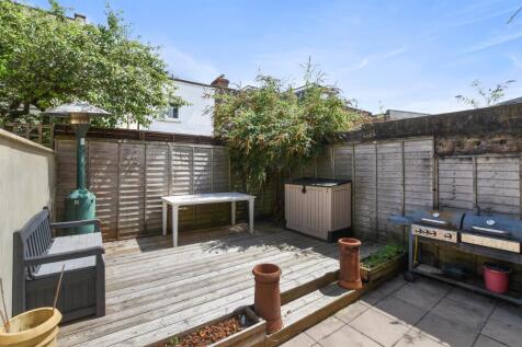 06-f9f3GCWT - 8 Felixstowe Road - Garden 2 -Origin