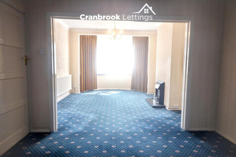 3 bed end of terrace to rent Parham Drive, Ilford