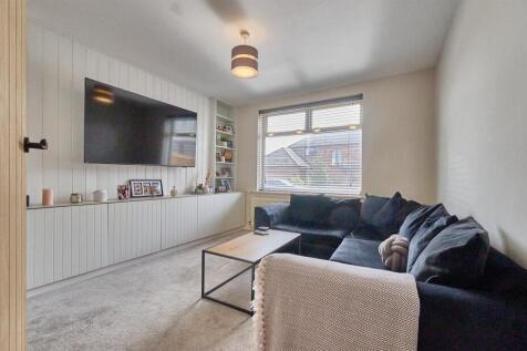 Lounge to Front
