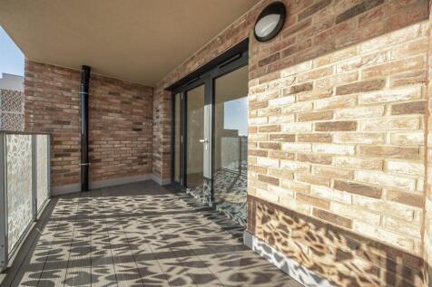 2 bedroom property in Evolution Court, Darwin Green photo 4