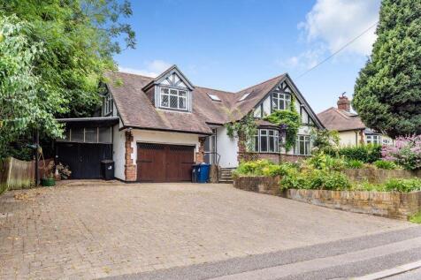 Detached Bungalow to rent in Northolt