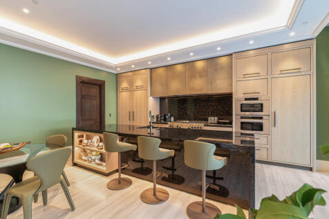 6 bed, 6 bath House in London - Photo 6
