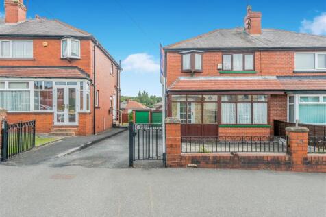 Off Street Parking / Driveway / Single Garage: