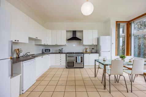 Open Plan Kitchen/Living Area