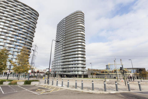 One bedroom apartment in Gateway Tower with spacious layout, modern interiors and city views. Features open plan living area and modern finish throughout.