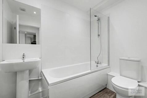 60 high street one bed_7.JPG