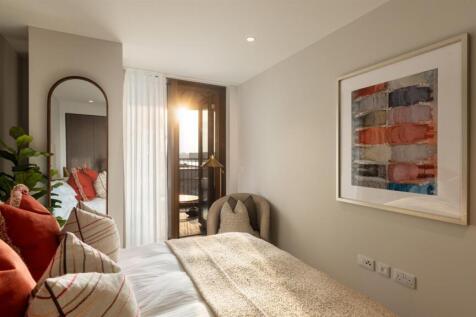 vb5501077_Triptych_10_03_039_3200x2134-2560x1440.j