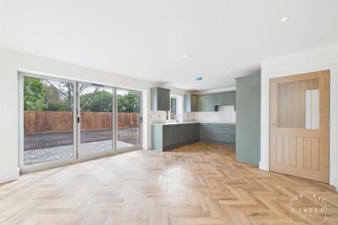 OPEN PLAN LIVING DINING KITCHEN