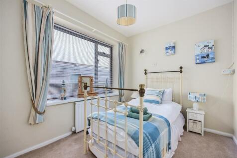 Raven Cottage (12).jpg