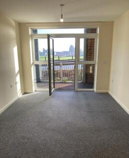 FLAT 5 Aldham View,Aldham House Lane photo 3
