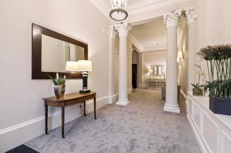 4 bed, 3 bath Apartment in Glasgow - Photo 5