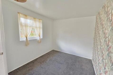 Summer House Room 2.jpg