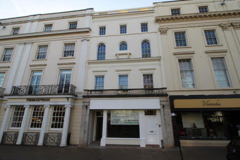 8-bed house on 166a The Parade, Leamington Spa, £4,800/mo