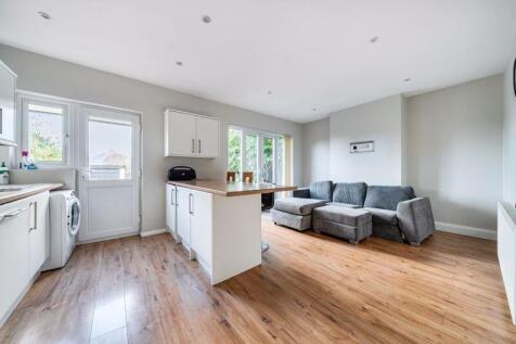 Kitchen diner angle 1