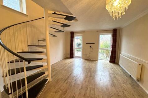 Living room pic 1.jpg