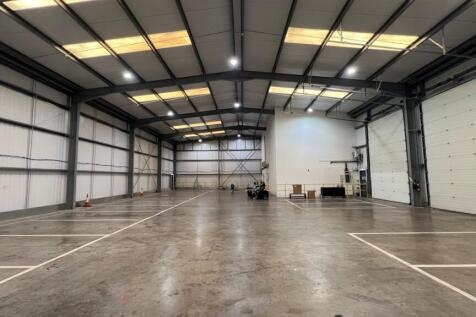 27-28 Stansted Distribution Centre - Warehouse P