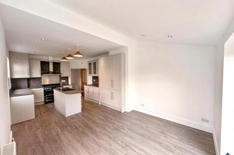 Kitchen / Dining