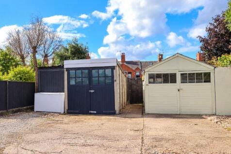 Garage-Driveway.JPG