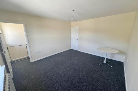 Bedroom 1 (2/2)
