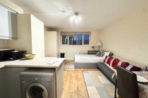1 bed studio to rent Farm Ln, London SW6