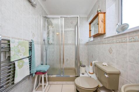 Shower/Cloakroom