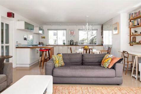 Reception/Kitchen
